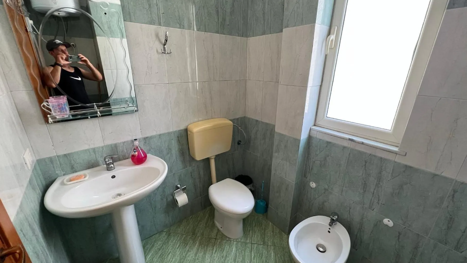 Vivi La Tua Vacanza Con L'Appartamento 2 Di Ervin! Enjoy Your Holiday With Ervin'S Apartment 2! Vlorë Albania