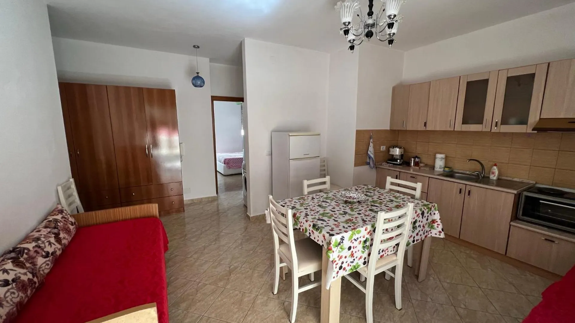 Vivi La Tua Vacanza Con L'Appartamento 2 Di Ervin! Enjoy Your Holiday With Ervin'S Apartment 2! Vlorë
