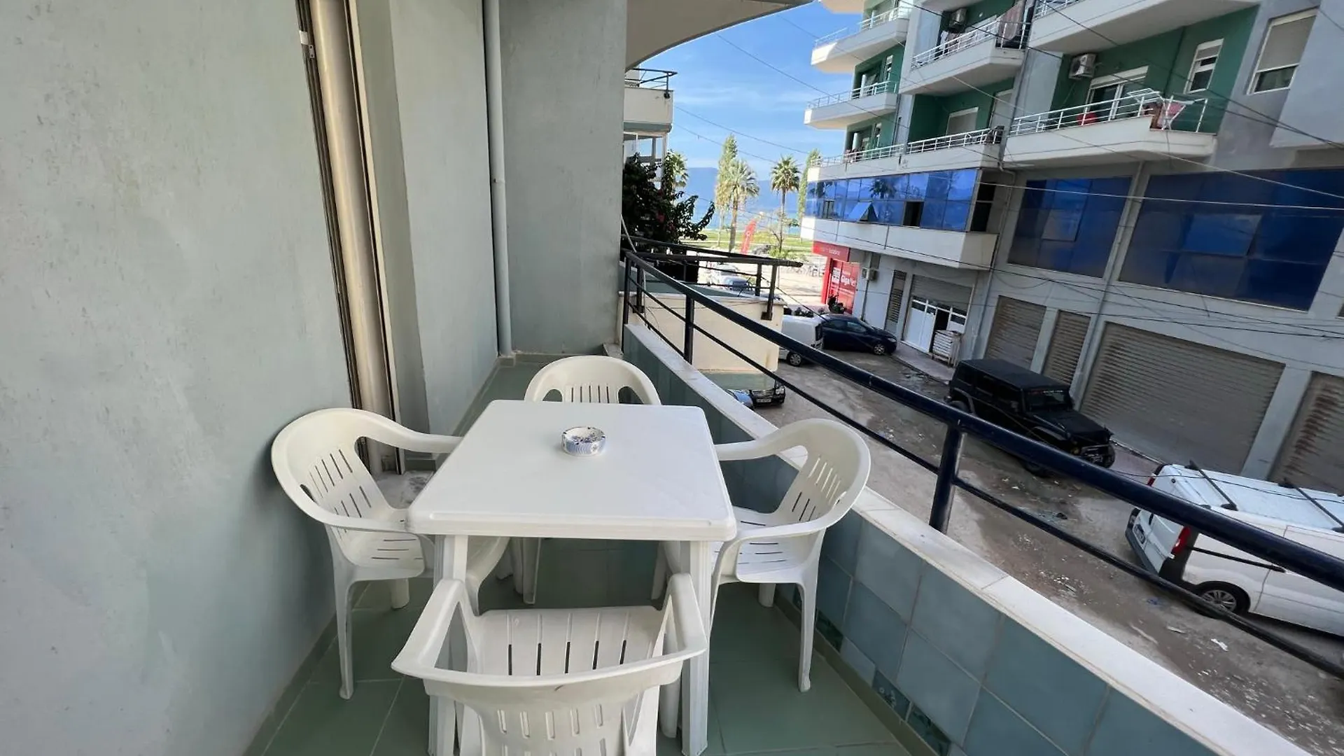 Vivi La Tua Vacanza Con L'Appartamento 2 Di Ervin! Enjoy Your Holiday With Ervin'S Apartment 2! Vlorë
